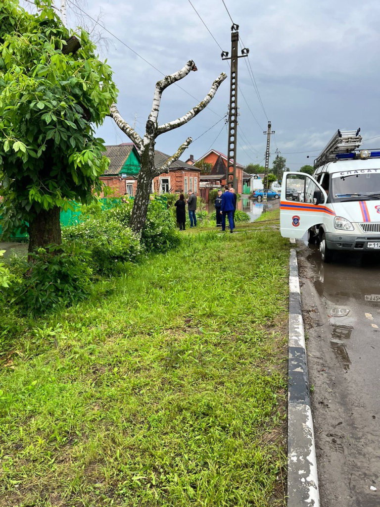 В Батайске продолжаются работы по ликвидации подтоплений | 05.06.2023 |  Батайск - БезФормата